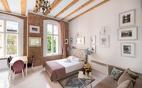 White Provance Apartment